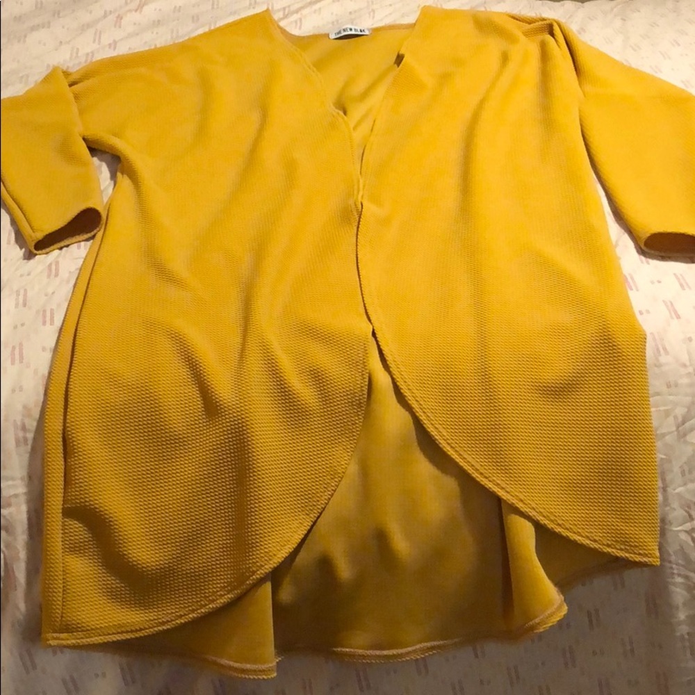 Mustard yellow duster